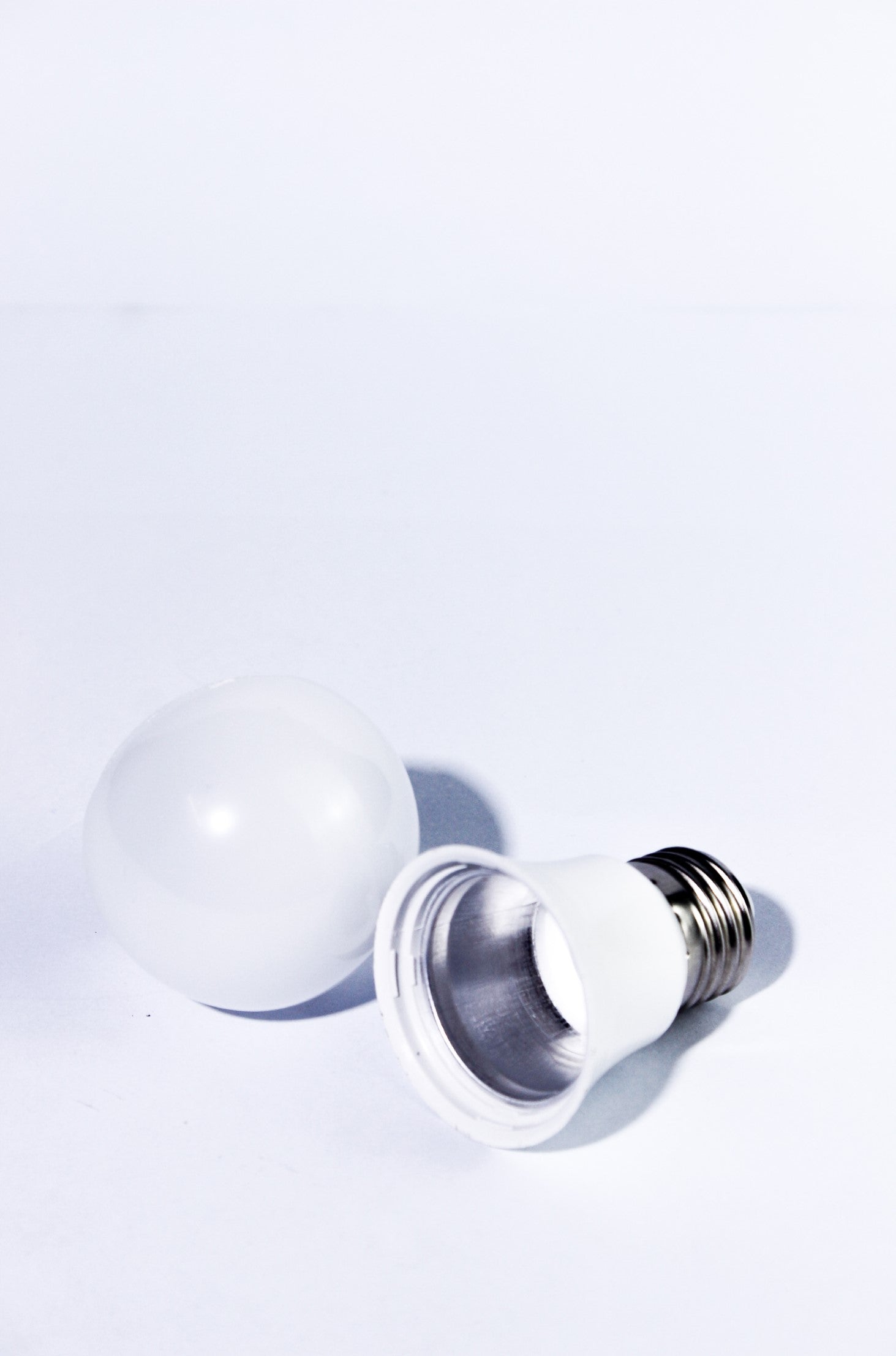 Light bulb hidden stash